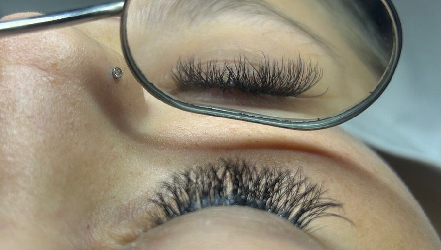 LashDiva image 1
