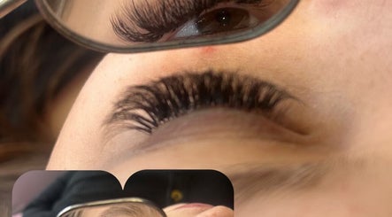 LashDiva image 3