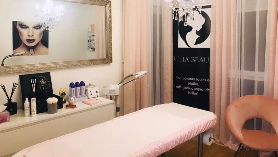 Julia Beauty image 1