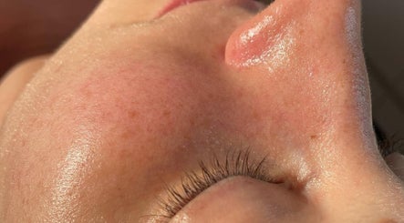 Julia Beauty image 3