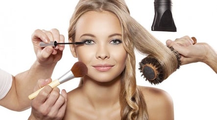 Immagine 3, Yire Salon