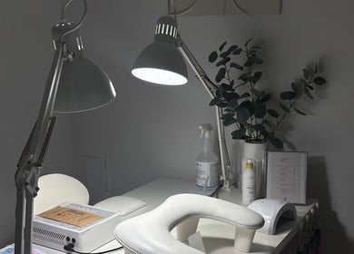 Profesjonalne stanowisko manicure w Nails.Aleksandra.Domachowska, Wiedeń, Wiedeń, AT.