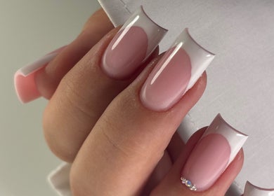 Stylowy manicure francuski w Nails.Aleksandra.Domachowska, Wiedeń, Wiedeń, AT.