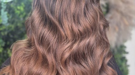 Couture hairdressing image 2