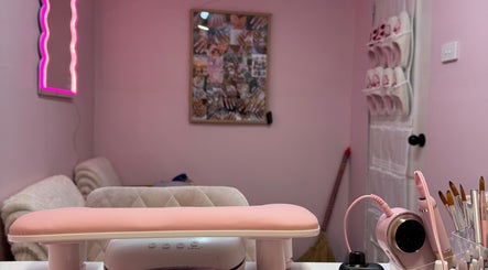 Lux Nails