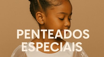 Garota com penteado especial no KAIRÓS – Centro de Beleza & Estilo, Luanda, Luanda, AO.