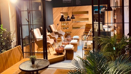 Nail Salon Poblado | Éreo Belleza Consciente