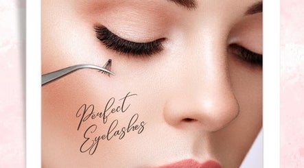 Eye Candy Lashes image 2