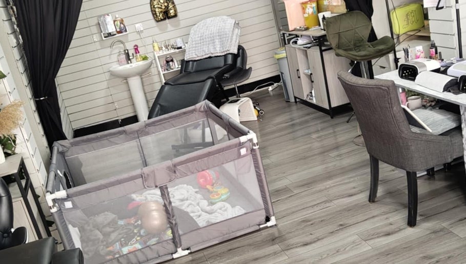 DesireBeautyStudio image 1