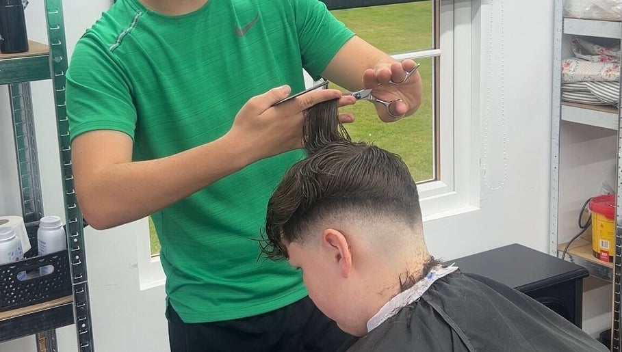 Haircut in progress at clell_cutz, Crossgates, Scotland, GB, showcasing precision cutting technique.