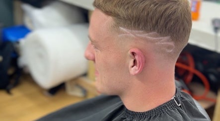 Fresh faded haircut at clell_cutz in Crossgates, Scotland, GB showcasing expert styling.
