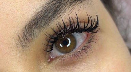 LashesByMaria
