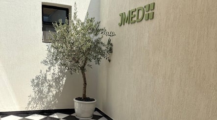 JMED Clinic imagine 2