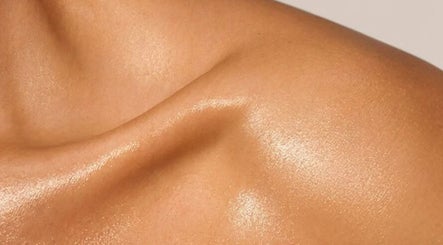 Celebrity Spray Tan image 2