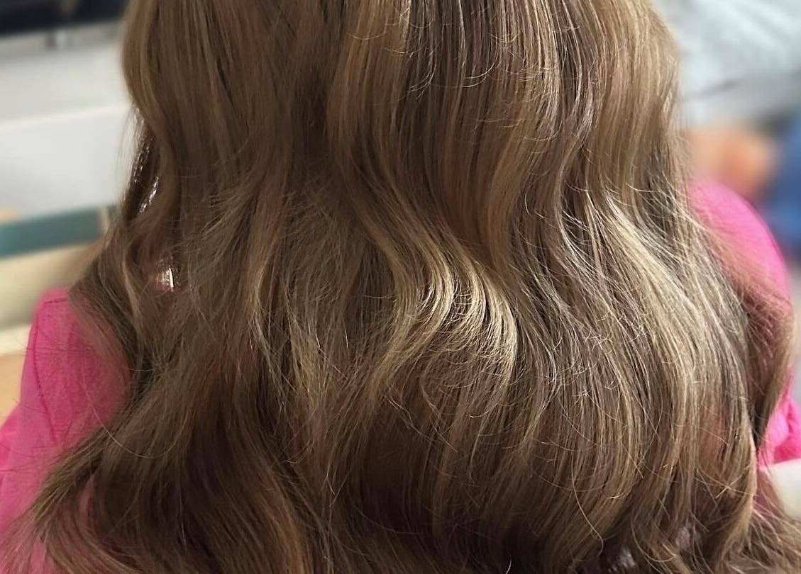 Elegant wavy hairstyle by Mob Hair Mobile Appointments in Giltbrook, England, GB.