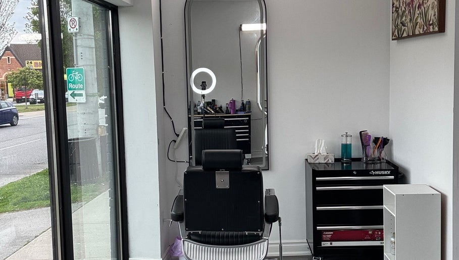 Imagen 1 de Crowned & Coiled Natural hair salon