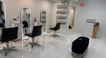 Lux Hair Salon And Spa