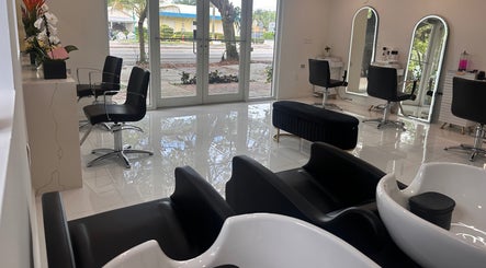 Lux Hair Salon And Spa billede 2