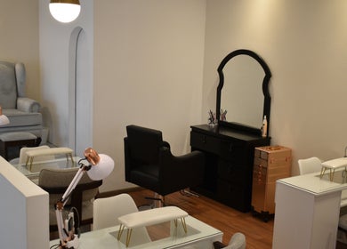 Sala de belleza en Art Beauty, Ciudad De Guatemala, Guatemala, GT con decoración elegante y acogedora.