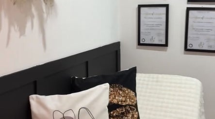 lushhbeautyyx image 2