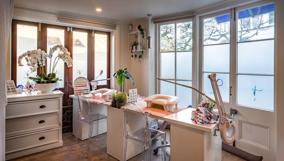 Relaxing nail station at Verdo Beauty Parnell in Auckland, NZ with elegant decor and natural light.
