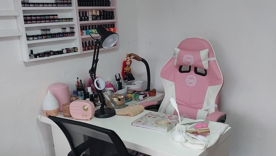 Manicure Studio, bilde 1