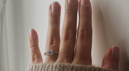 YJR Nails