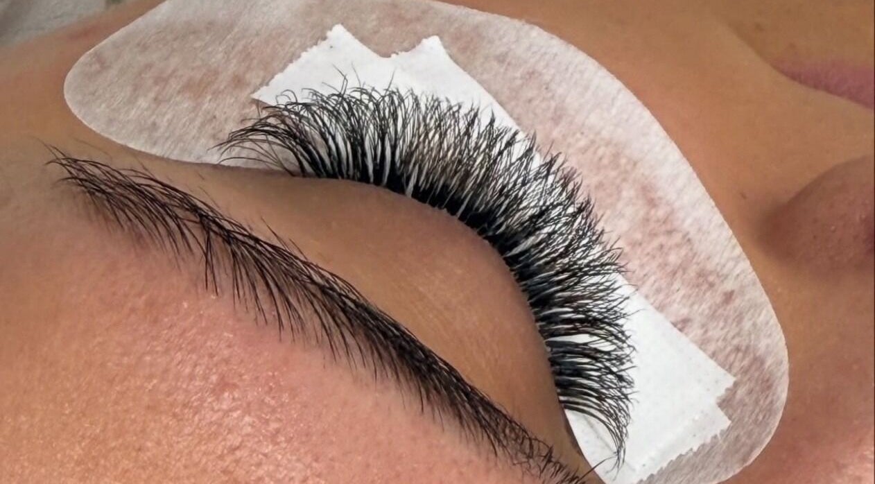 Close-up of eyelash extension at Elevé Beauty, Kidderminster, England, GB.