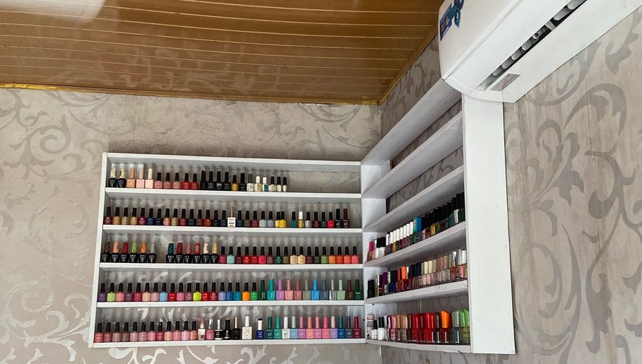 Mega nails artistry image 1