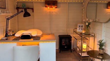 The Manicure Lounge