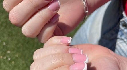 Image de Kelby Nails 3