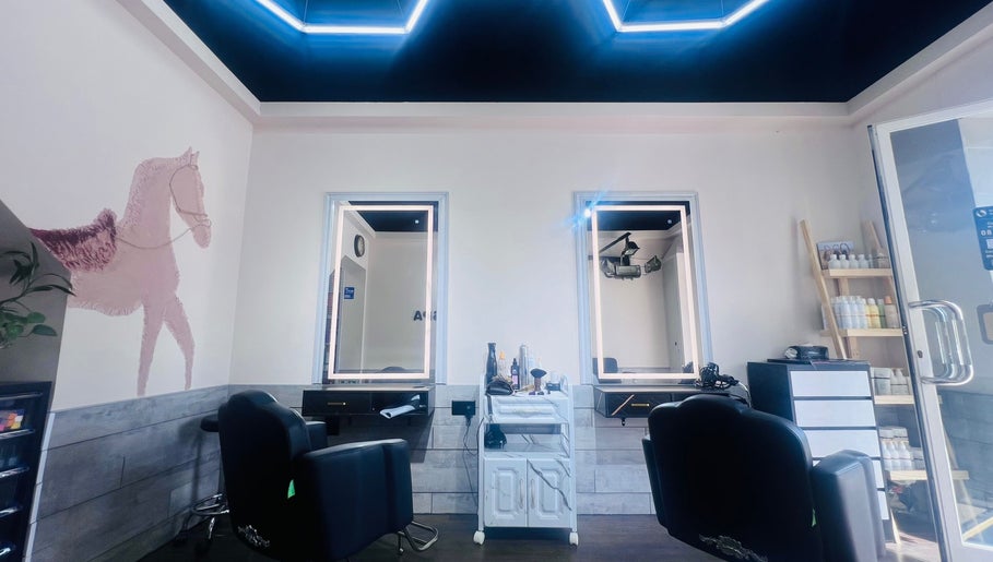 Modern salon interior at NǐĦǎo Pisces Nails Hair Beauty唐人美发 in L-imsida, MT with stylish decor and serene ambiance.