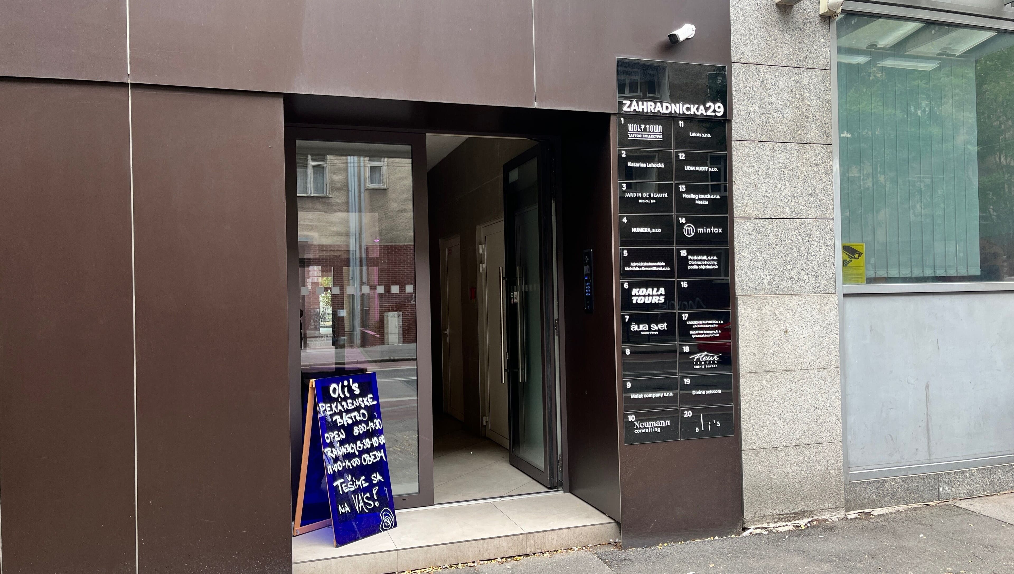 Entrance of CutzByMc (Fleur Studio) at Bratislavský Kraj, Bratislavský Kraj, SK featuring directory signage.