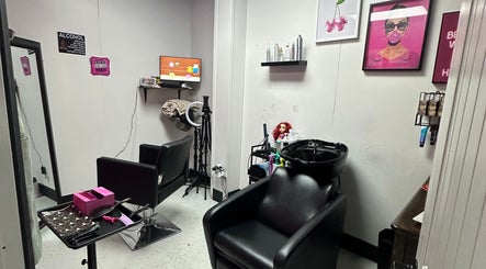Hair By Tabitha Michelle imagem 2