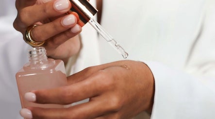 Reyna Tolentino Skin Specialist