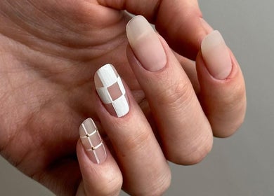 Elegant nail design by Panut Andreea | Nail Artist & Trainer in Strovolos, Nicosia, CY. Close-up of creative manicure.
