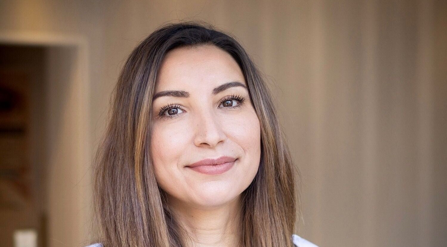 Freundliche Mitarbeiterin von Unique Lounge in Hamburg, Hamburg, DE. Entspannte Atmosphäre und professioneller Service.