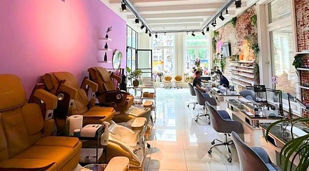 Εικόνα L'oriental Nails Lashes Brows 2