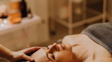 Masseuse Nice image 3
