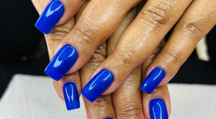 Gloow Nails image 2