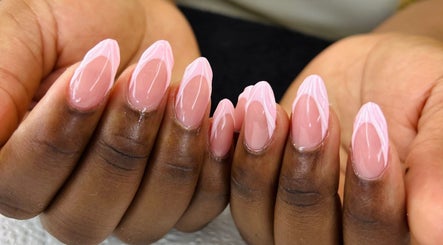Gloow Nails image 3