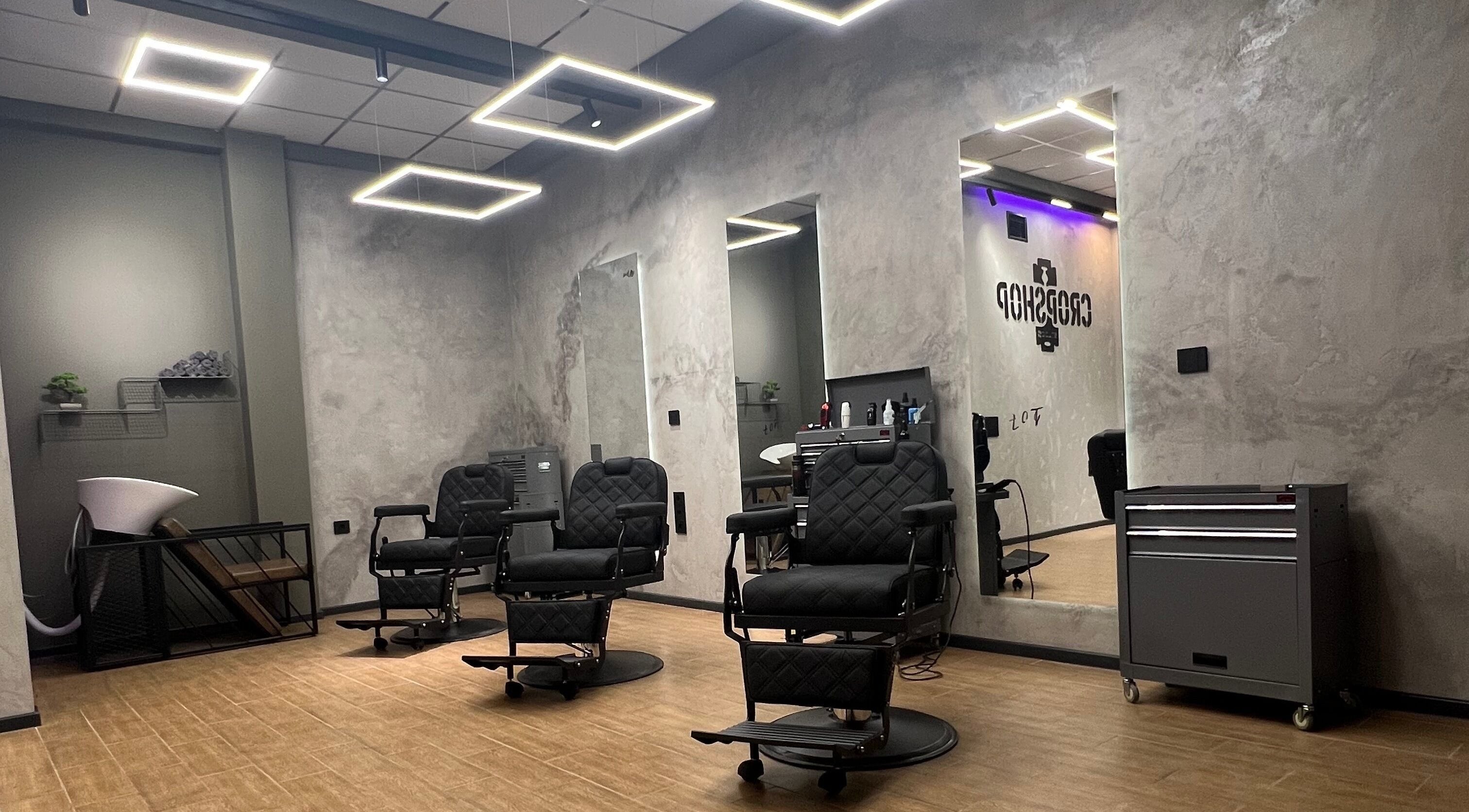 Модерен интериор на Cropshop Studio, Варна, Варна, BG с удобни кресла и стилен декор.