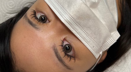 Ruby Lash Bar image 2