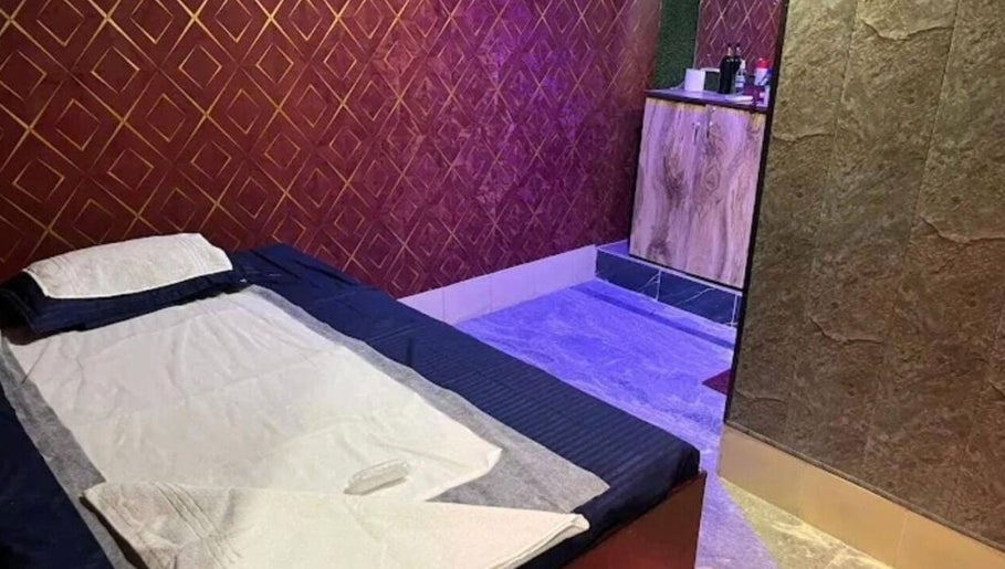 Moon star spa image 1