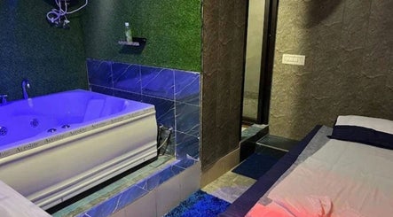 Moon star spa image 2