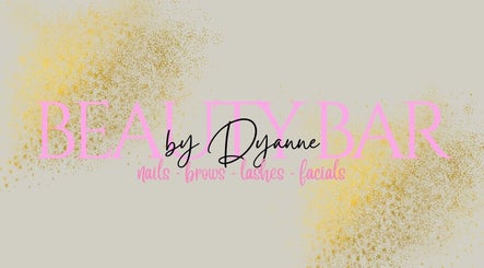 Logo van BeautyBar by Dyanne, Zandvoort, Noord-holland, NL met gouden en roze details.