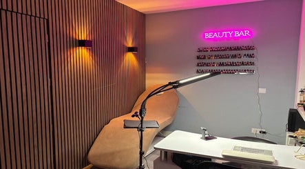 Gezellige nagelstudio bij BeautyBar by Dyanne in Zandvoort, Noord-holland, NL met professionele apparatuur.