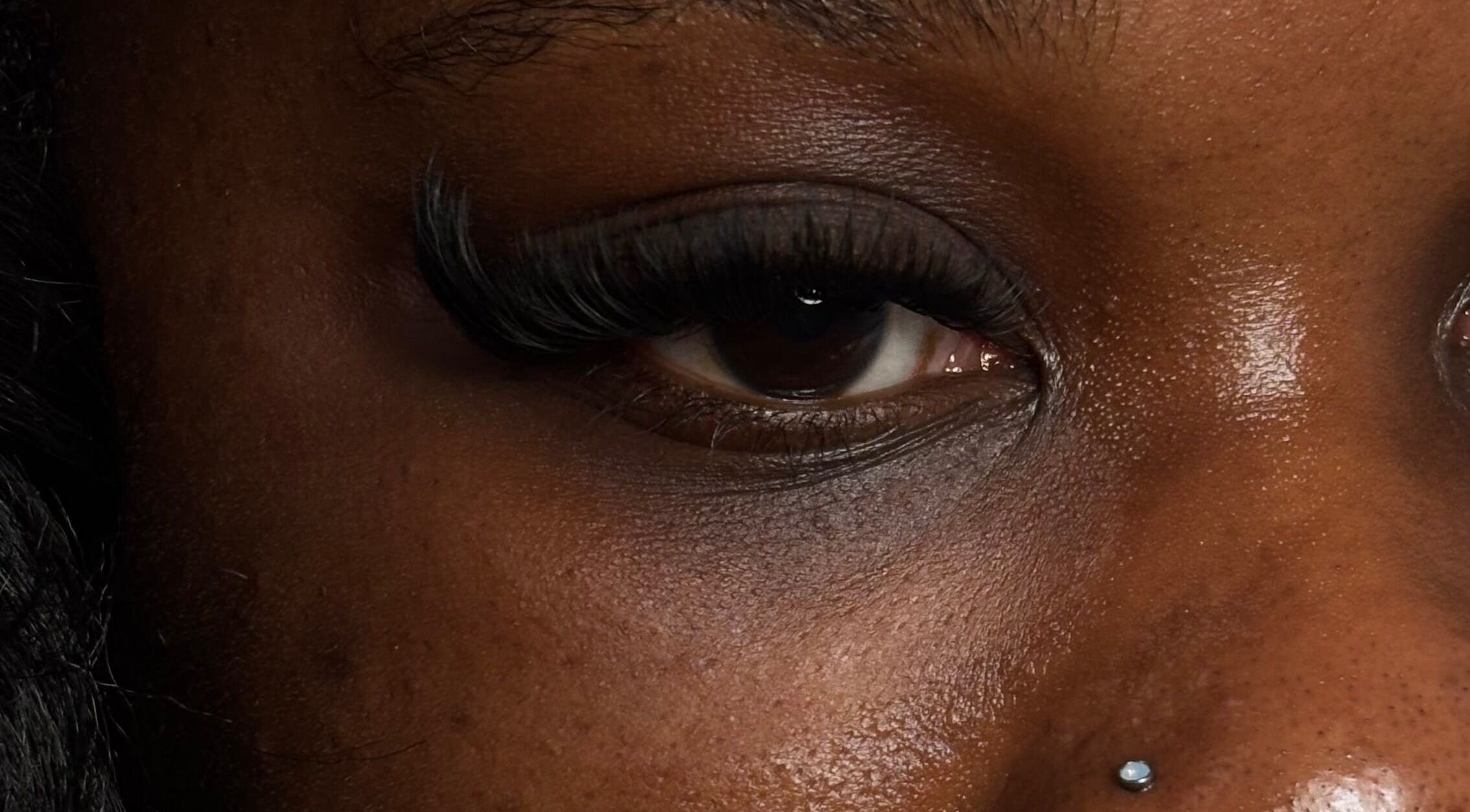 Extension de cils élégante chez Lashedbynellyy, Sarcelles, Île-de-france, FR pour un regard captivant.