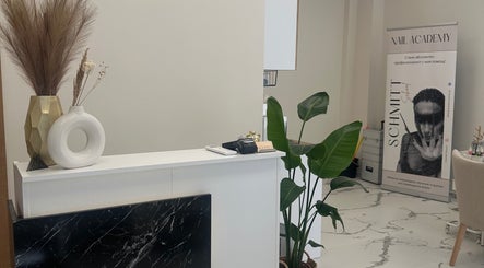 VG nail artist obrázek 3