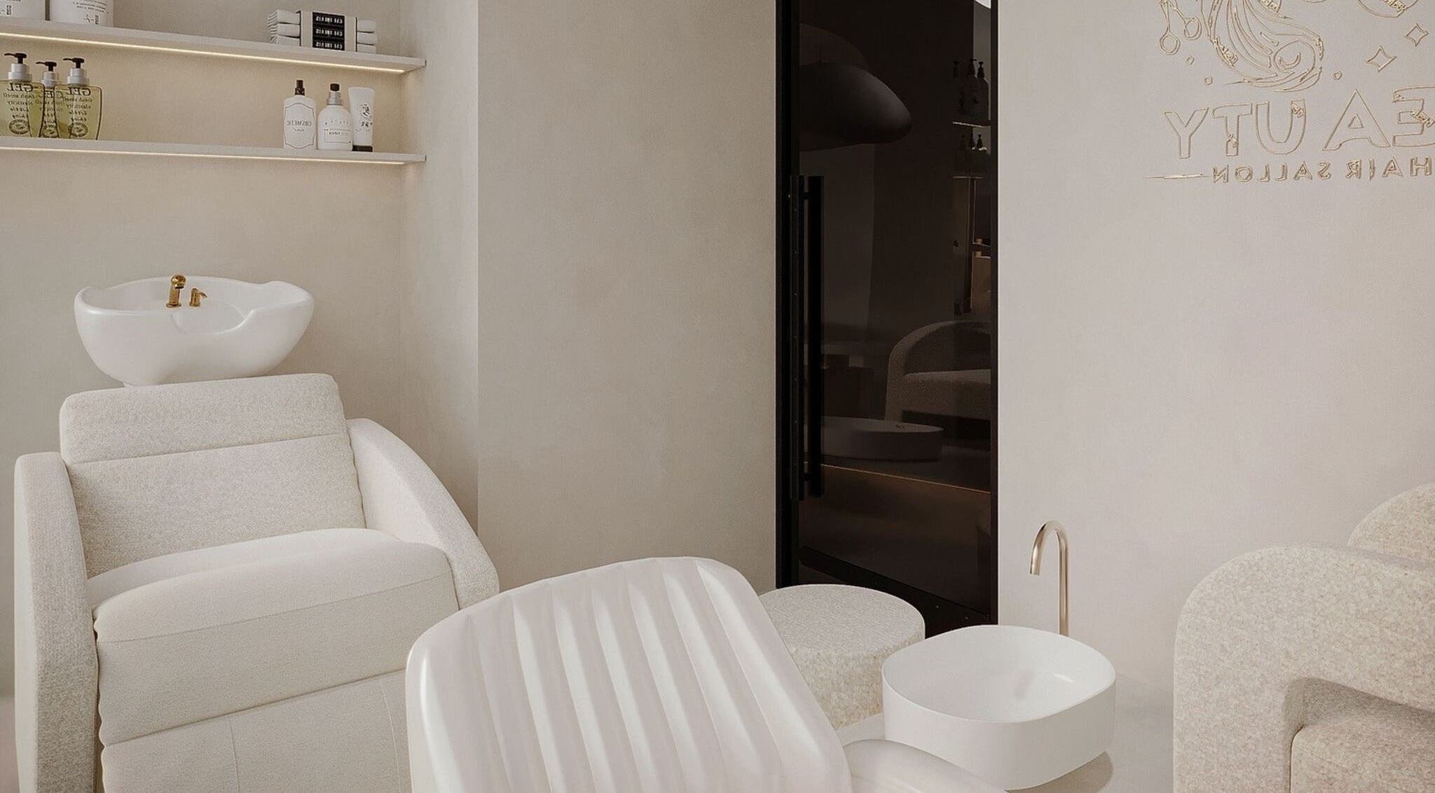 Elegant interior of Golden Glow Beauty Lounge, Dubai, Dubai, AE, featuring stylish salon furniture.